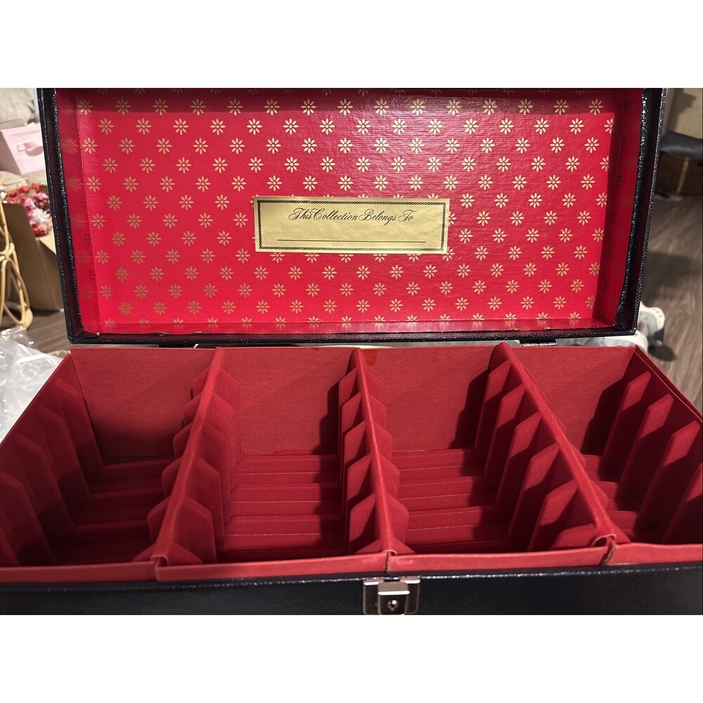 Vintage 8-Track Storage Case 24 Slots Black With Red Interior Working Lock & Key
